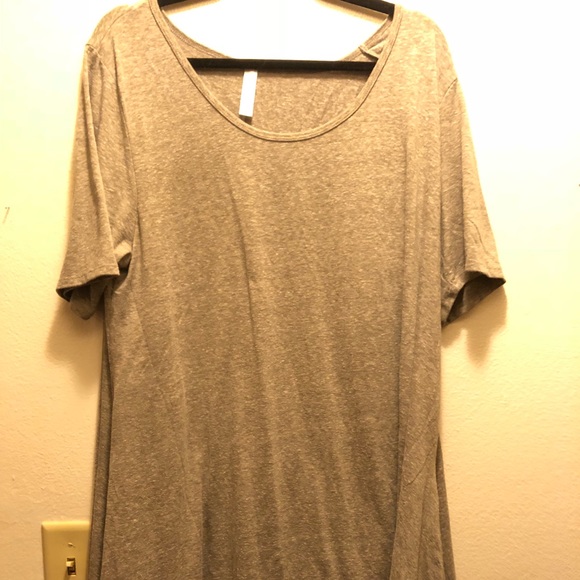 🎅SALE🎅Lularoe Perfect T 2XL &TC2 Leggings Outfit - Picture 3 of 8